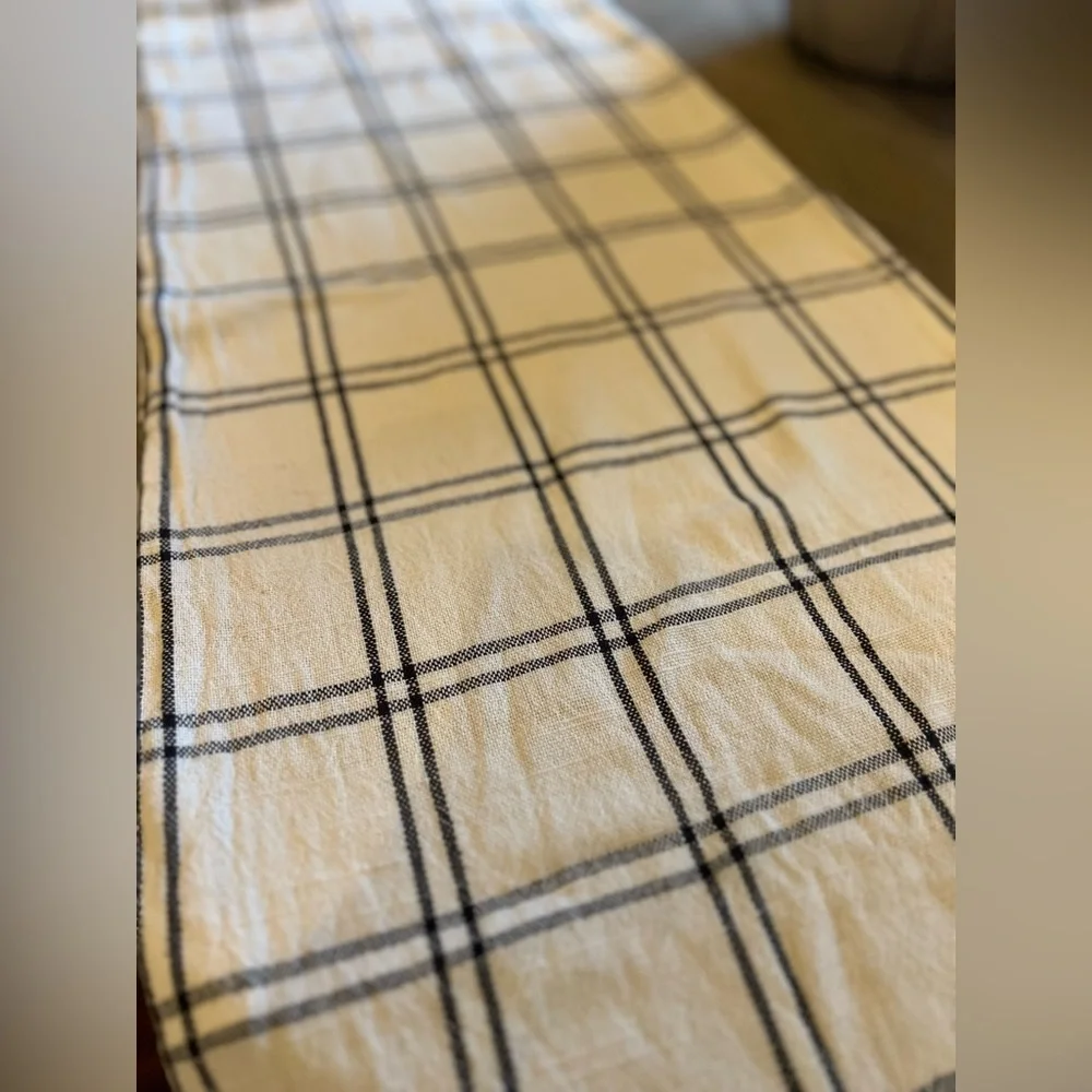 18 x 15 inch 100% Cotton Windowpane Table Runner